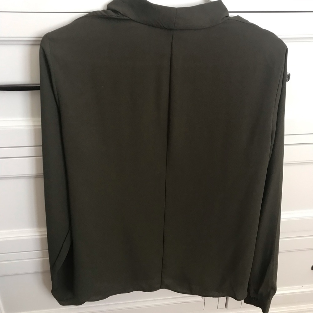 Army green blouse 🌺